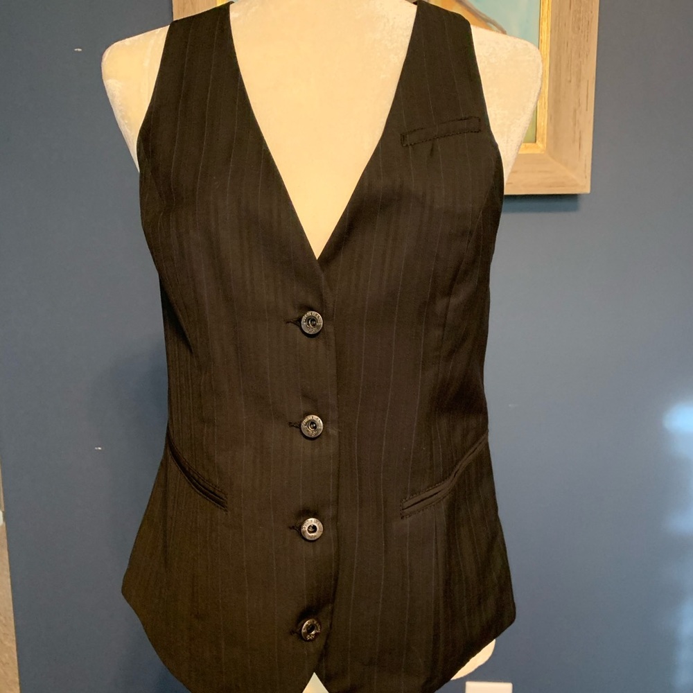 Guess black vest sz M
